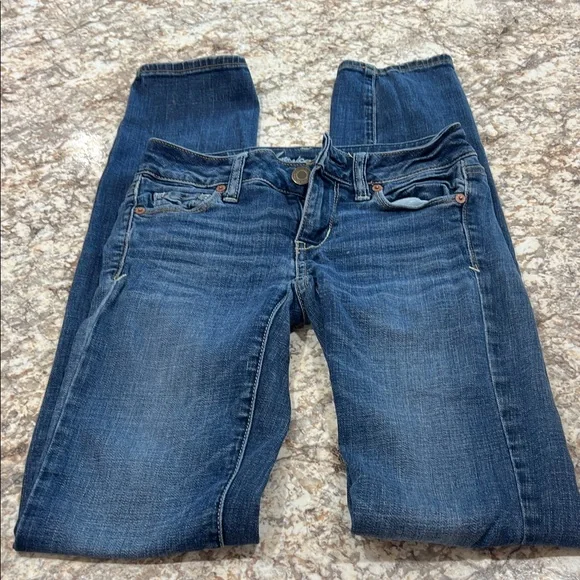 American Eagle Outfitters Classic Blue Straight Leg Jeans - Picture 1 of 7